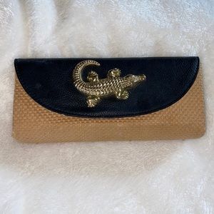 Cute crocodile clutch!